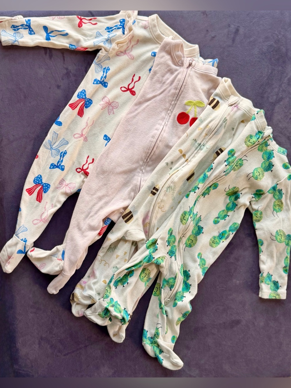 Old Navy One-Piece Sleepers (4)▪️Size 6-9M